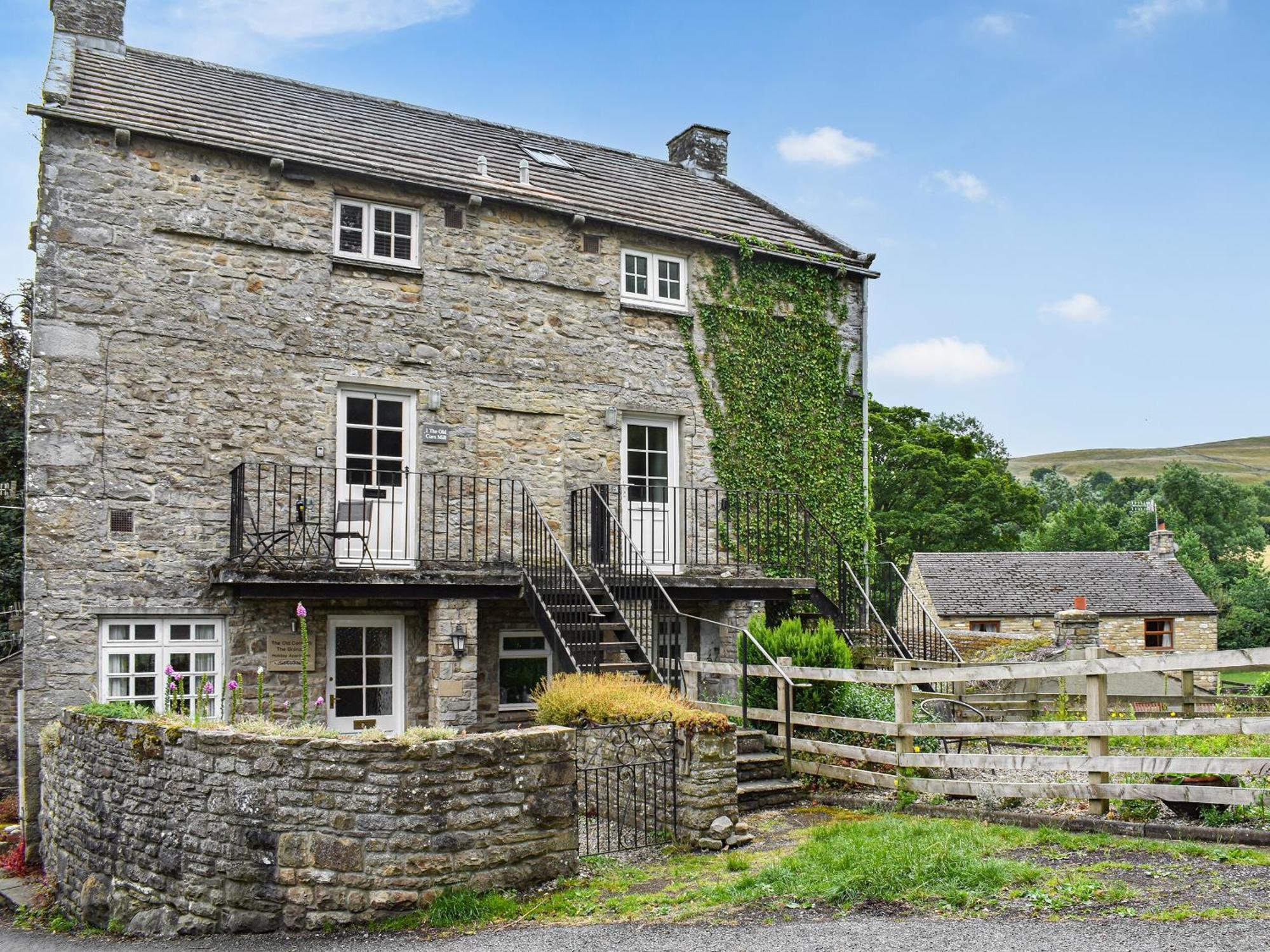 1 The Old Corn Mill Villa West Burton Exterior photo